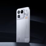 Realme Neo8 — портативная консоль, которая зачем-то притворяется смартфоном