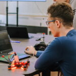Роботов будут учить проектировать официально