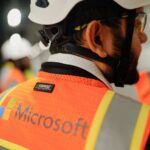 Microsoft отправляет армию инженеров к клиентам